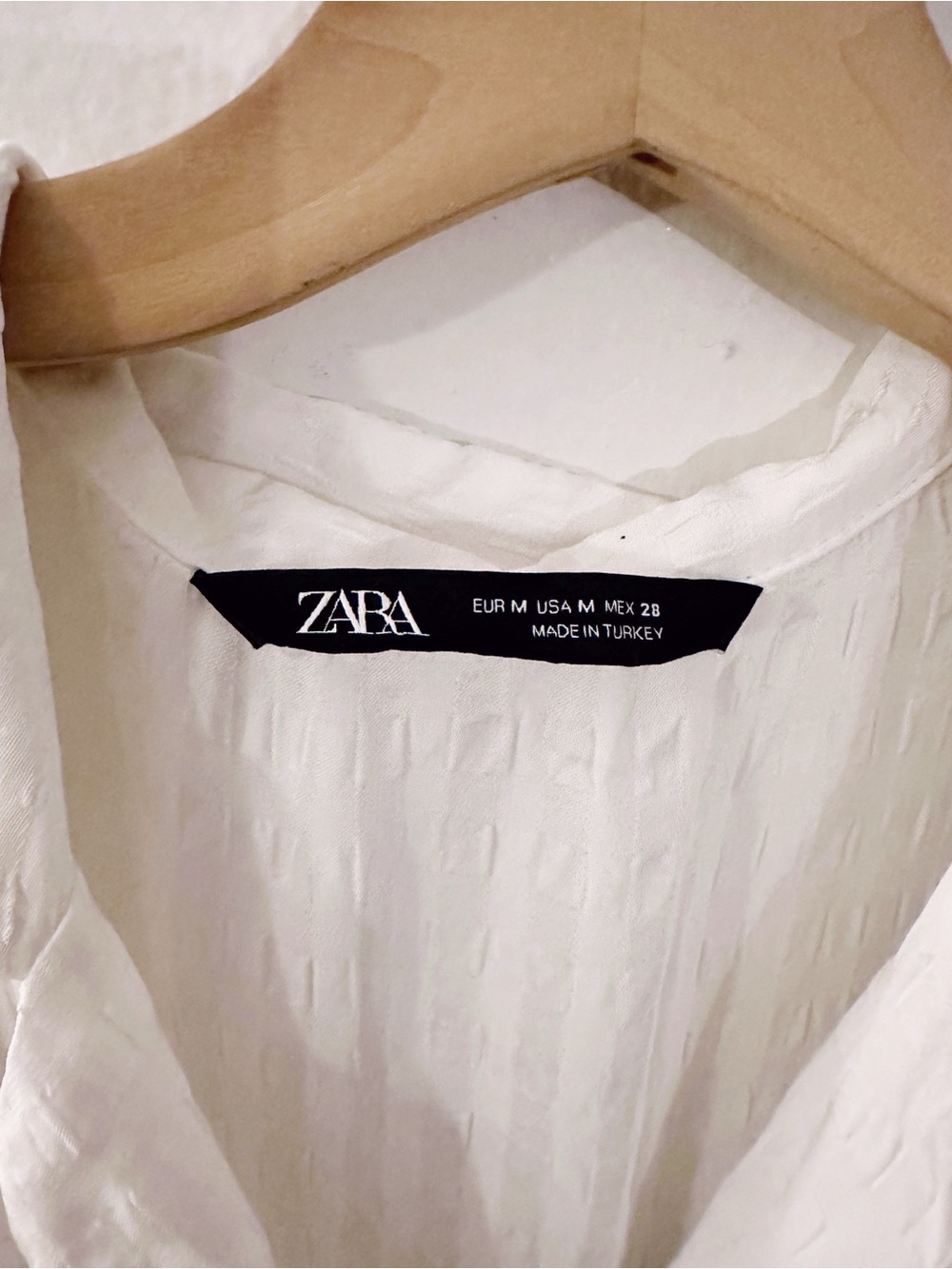 Zara Short Sleeve Blouse White Collared Textured Top - Picture 2 of 6